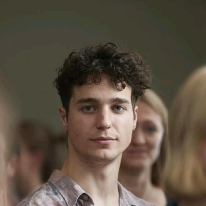 Portrait of Luke Riddell